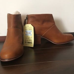 TOMS Tan Leila Boots. Women's size 7